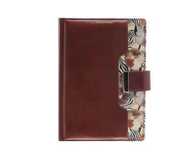 Ежедневник с карманом на обложке с хлястиком на декоративной планке комбинированный полноцветной печатью