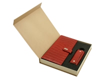 Набор в подарочной коробке: тревелер, обложка для паспорта, ключница